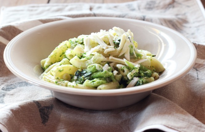 pasta con broccoletti e ricotta salata